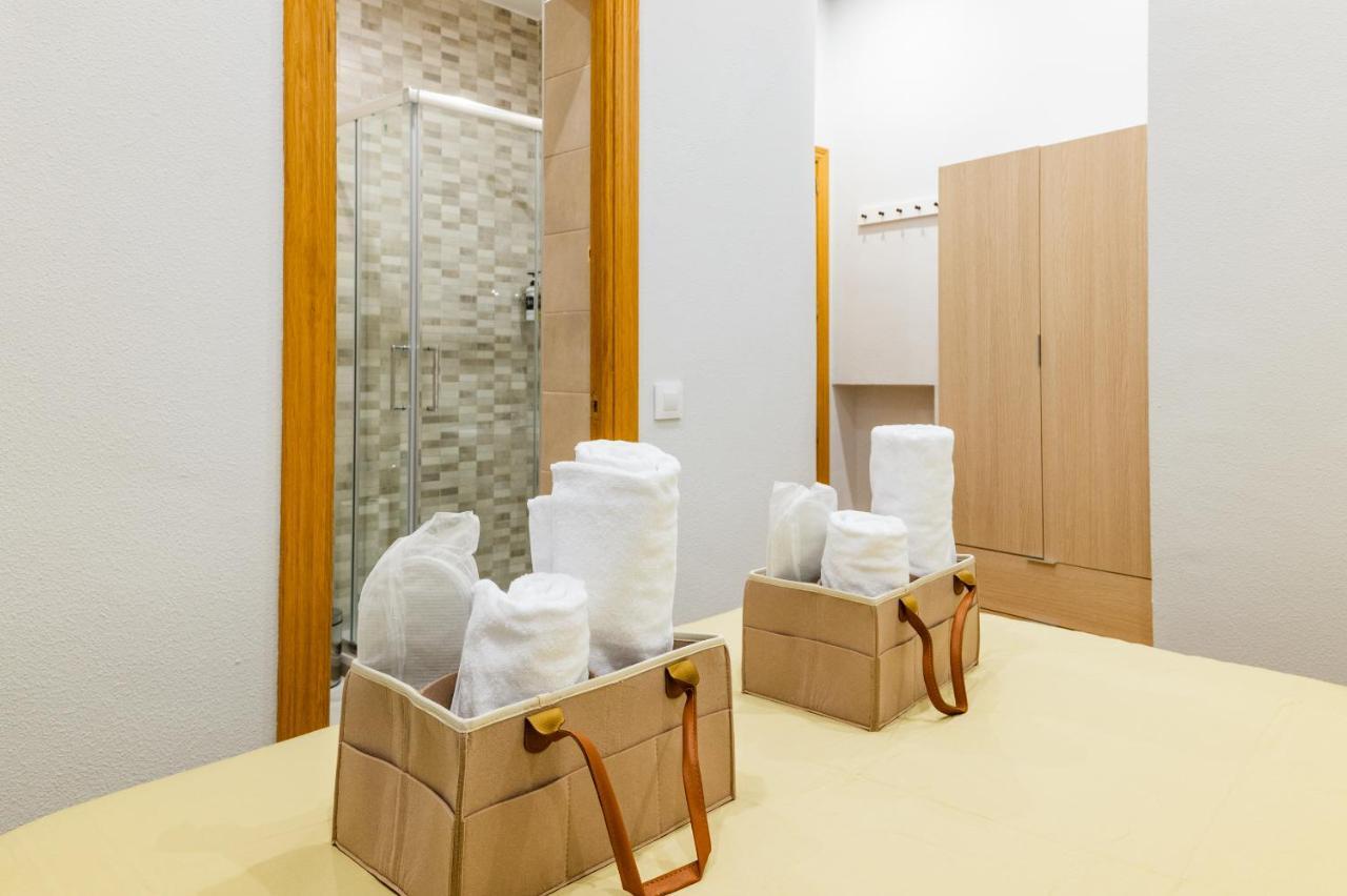 Centrico Apartamento Con 3 Banos En Puerta Del Sol Y Atocha Madrid Exterior foto
