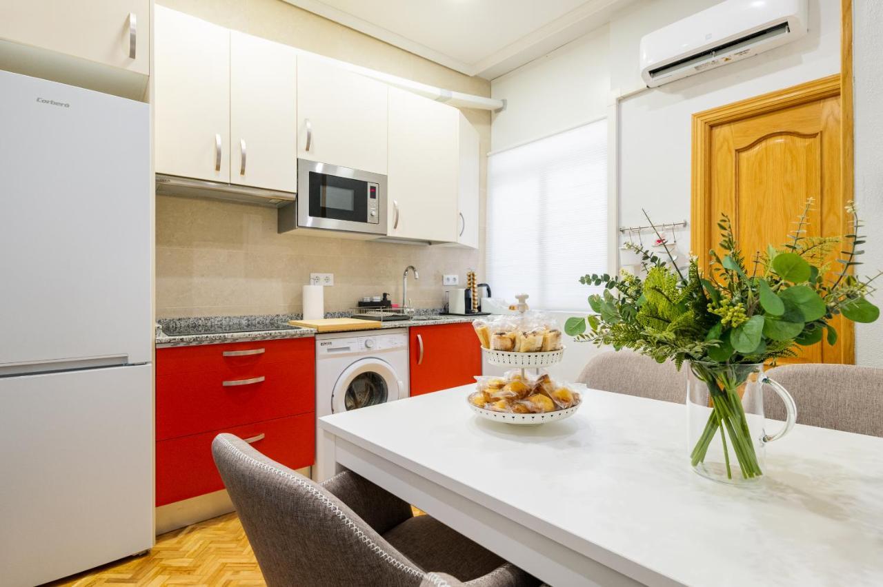 Centrico Apartamento Con 3 Banos En Puerta Del Sol Y Atocha Madrid Exterior foto