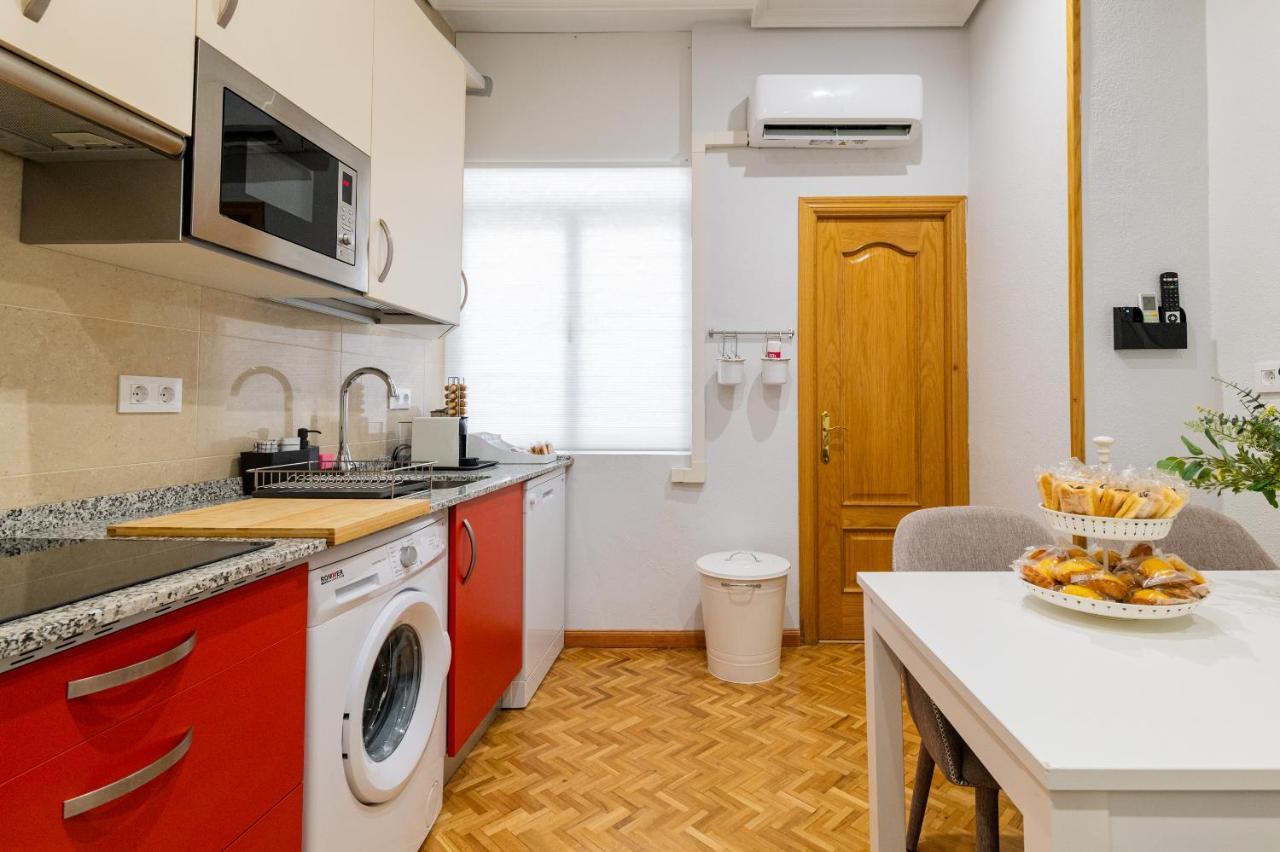 Centrico Apartamento Con 3 Banos En Puerta Del Sol Y Atocha Madrid Exterior foto